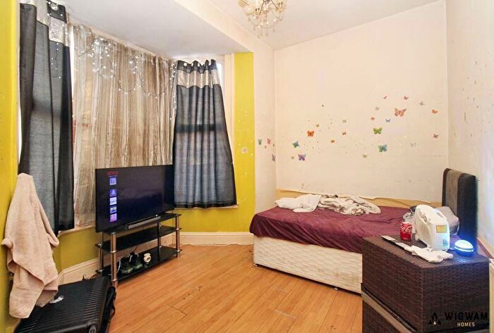 1 Bedroom Flat For Sale In Coltman Street, Hull, HU3