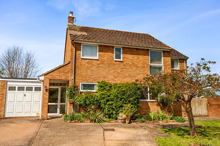 4 Bedroom Detached House For Sale In Robins Close, Barford St Michael, OX15