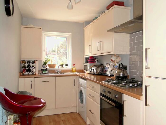 2 Bedroom Flat To Rent In Gledhow Valley Road, Moortown, Leeds, LS17