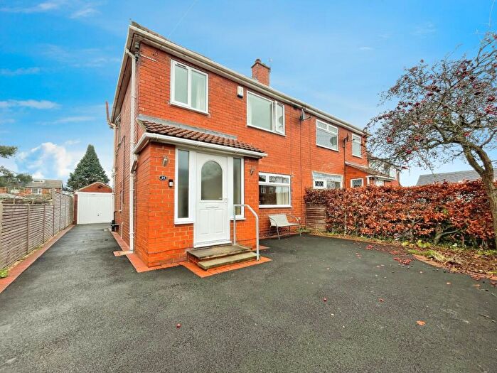 3 Bedroom Semi Detached House To Rent In Lyndhurst Crescent, Scholes, Leeds, West Yorkshire, LS15