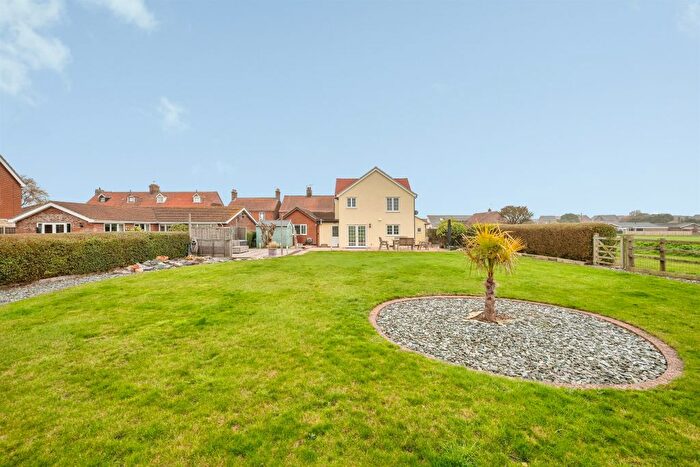 4 Bedroom Detached House For Sale In Kimberley Road, Bacton, Norwich, NR12