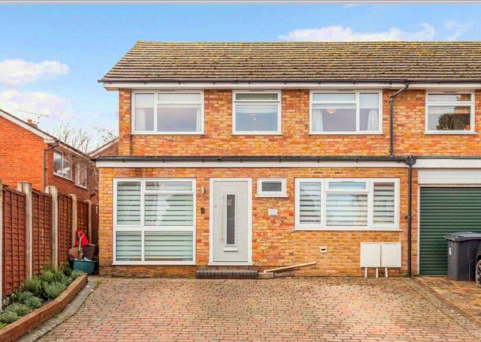 4 Bedroom Semi-Detached House To Rent In Lovel Road, Gerrards Cross, SL9