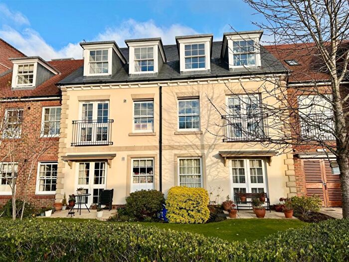 1 Bedroom Retirement Property For Sale In Longbridge, Farnham, GU9