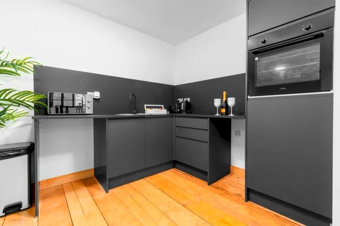 1 Bedroom Serviced Apartments To Rent In New Town Row, Birmingham, B6