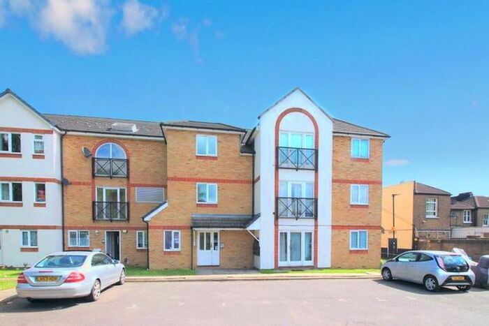 1 Bedroom Flat To Rent In Enton Place, Vine Place, Hounslow, TW3