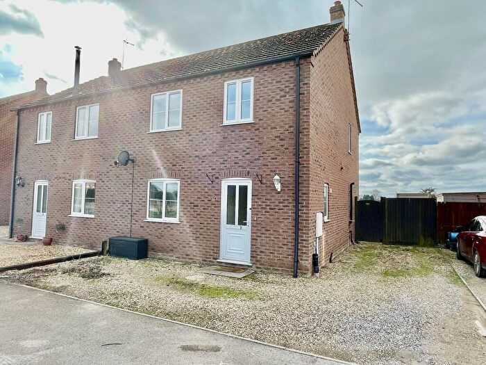 3 Bedroom Semi-Detached House For Sale In Baulkins Drove, Sutton St James, PE12