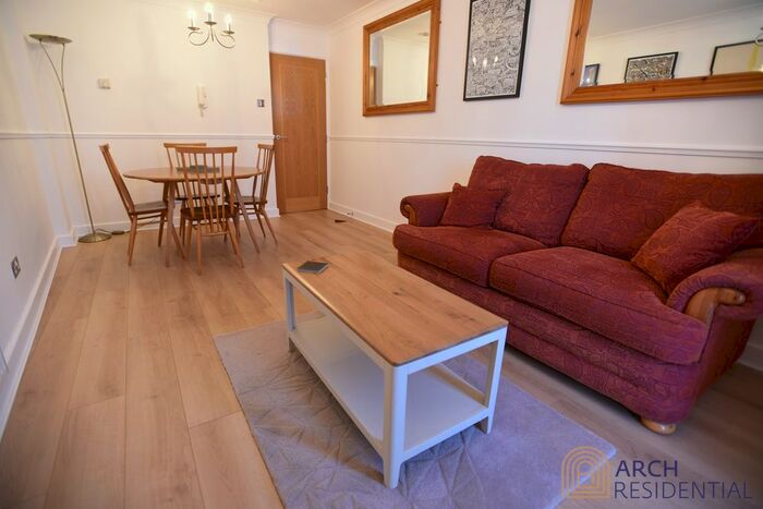 1 Bedroom Flat To Rent In High Timber Street, London, EC4V