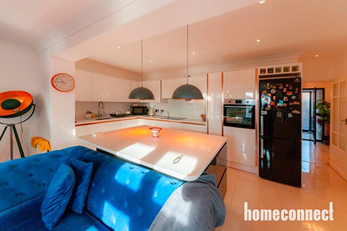 3 Bedroom Semi-Detached House To Rent In Whitchurch Road, Romford, RM3