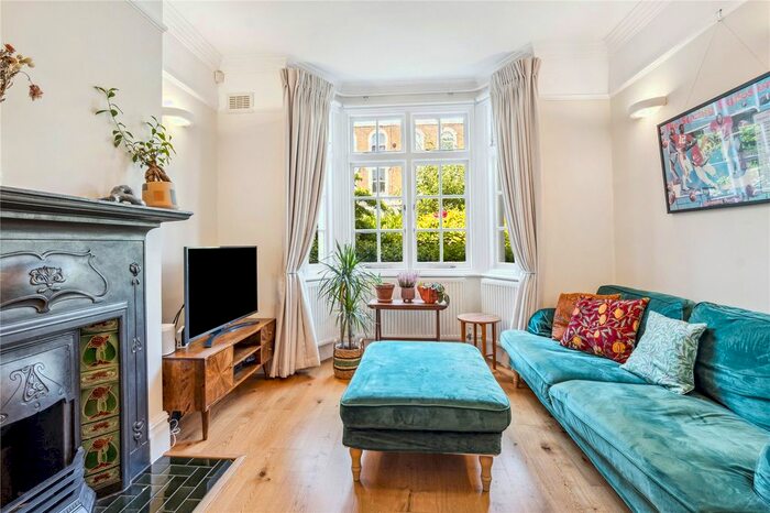 2 Bedroom Flat To Rent In Wallace Road, Islington, London, N1