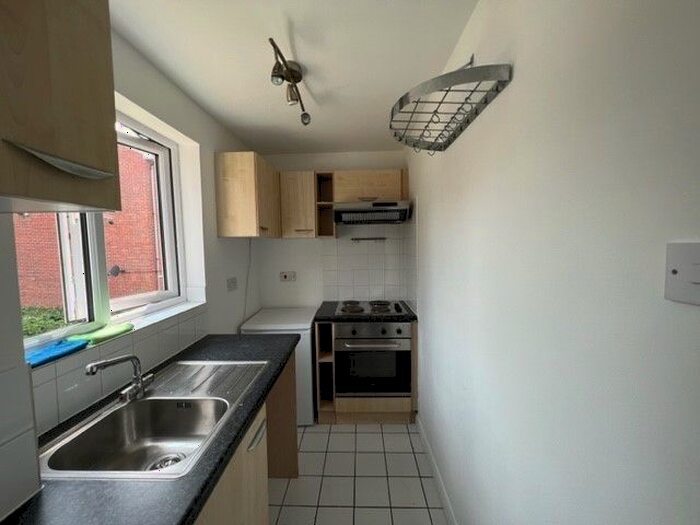 Studio To Rent In Howard Close, Waltham Abbey, EN9