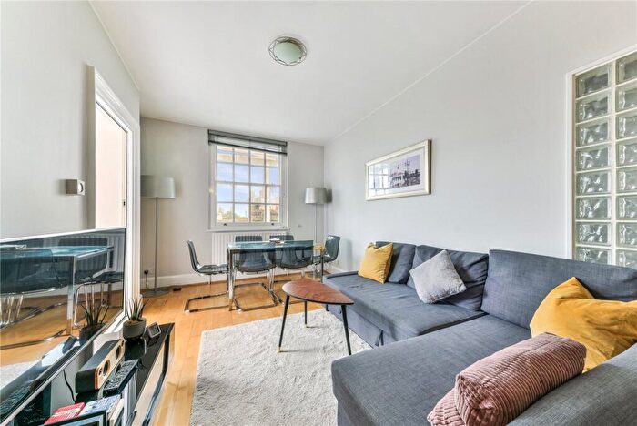 2 Bedroom Flat To Rent In Fleet Street, City Of London, EC4Y