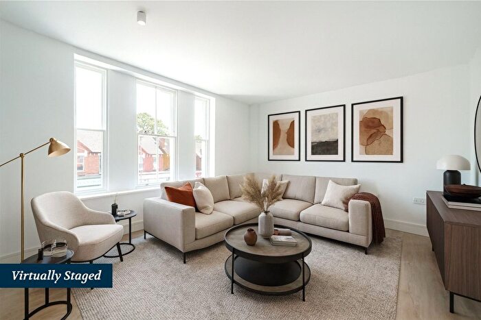 2 Bedroom Flat To Rent In Mitcham Lane, Streatham, SW16