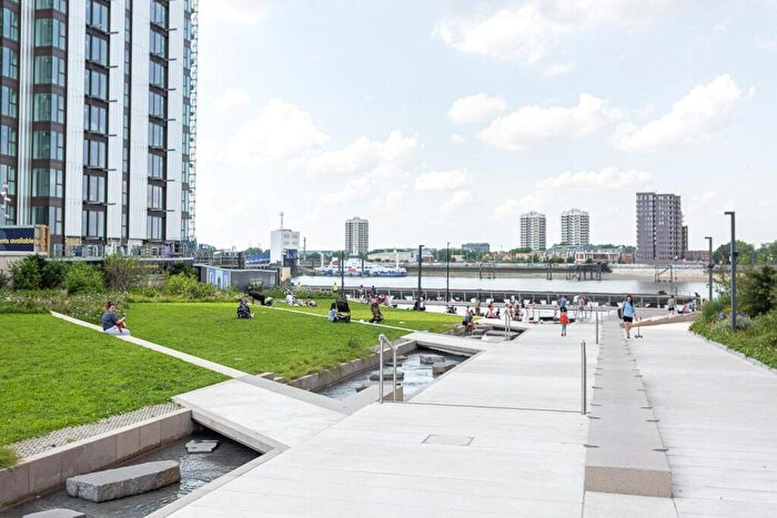 1 Bedroom Apartment For Sale In The Waterfront, Royal Arsenal Riverside, SE18