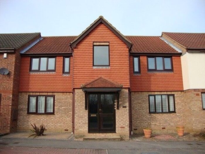 1 Bedroom Flat To Rent In Ellswood, Basildon, SS15