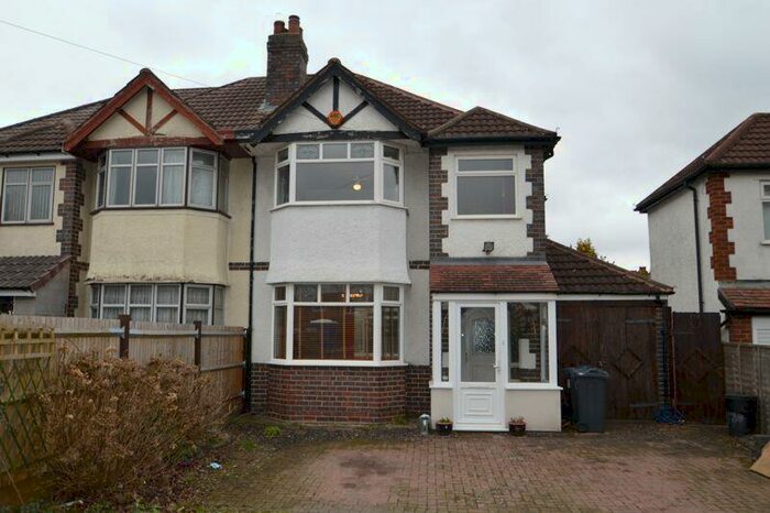 3 Bedroom Semi-Detached House To Rent In Monyhull Hall Road, Kings Norton, B30