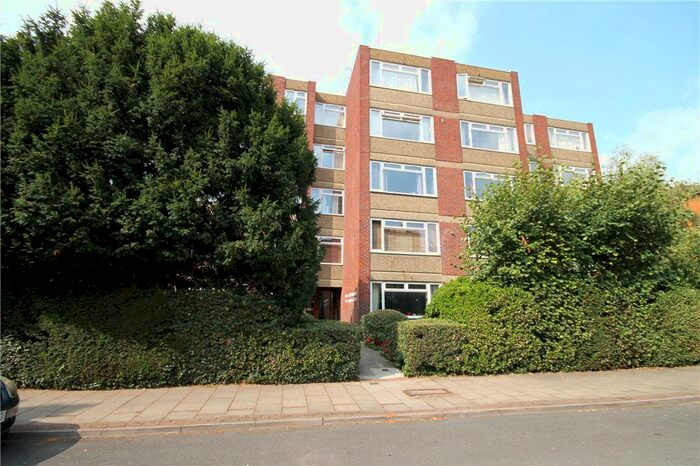 2 Bedroom Flat To Rent In Augustus Road, London, SW19