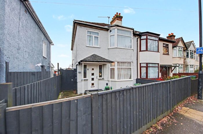 3 Bedroom Semi Detached House For Sale In Bursledon Road, Sholing, SO19