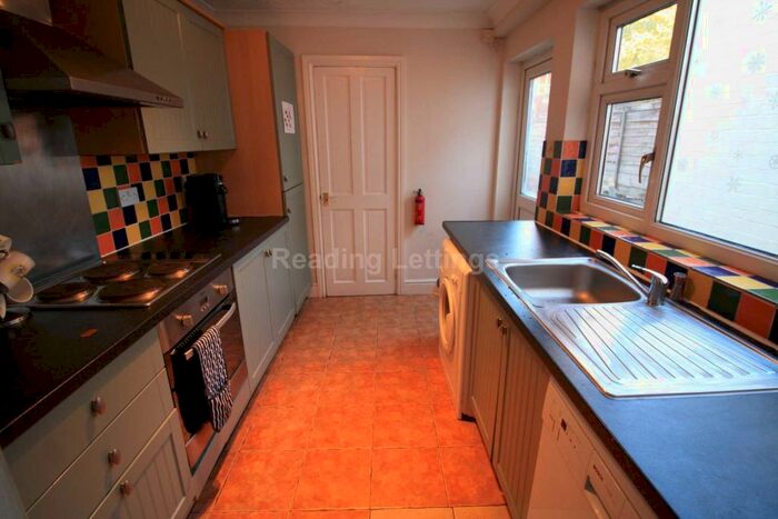 5 Bedroom House To Rent In Granby Gardens, Reading, RG1