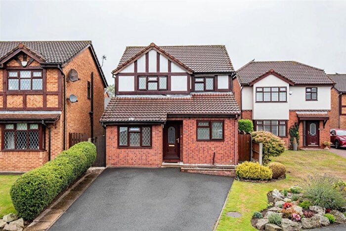 3 Bedroom Detached House For Sale In The Fields, Aspull, Wigan, WN2