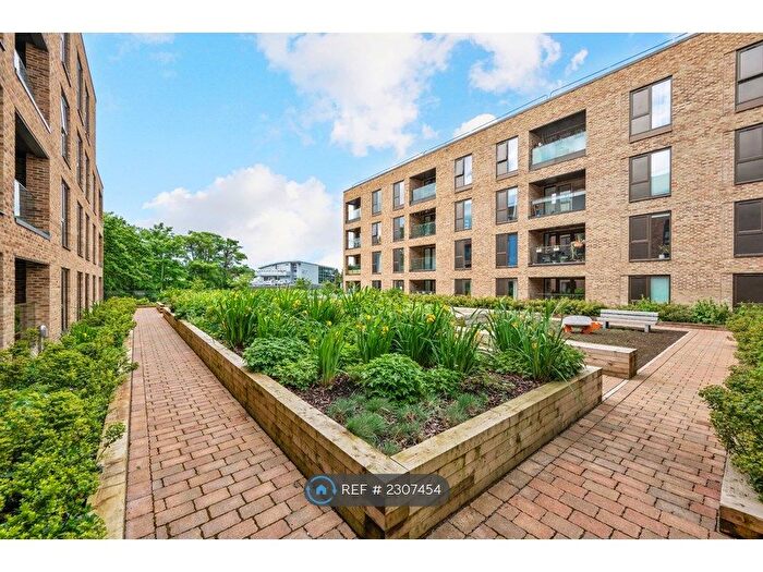 1 Bedroom Flat To Rent In Carver House, Walton-On-Thames, KT12