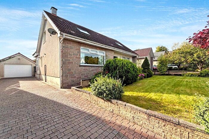 4 Bedroom Bungalow For Sale In Fleming Gardens, Blackwood, Lanark, South Lanarkshire, ML11
