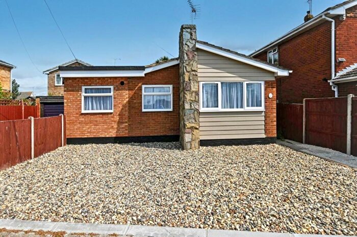 2 Bedroom Detached Bungalow For Sale In Hindles Road, Canvey Island, SS8
