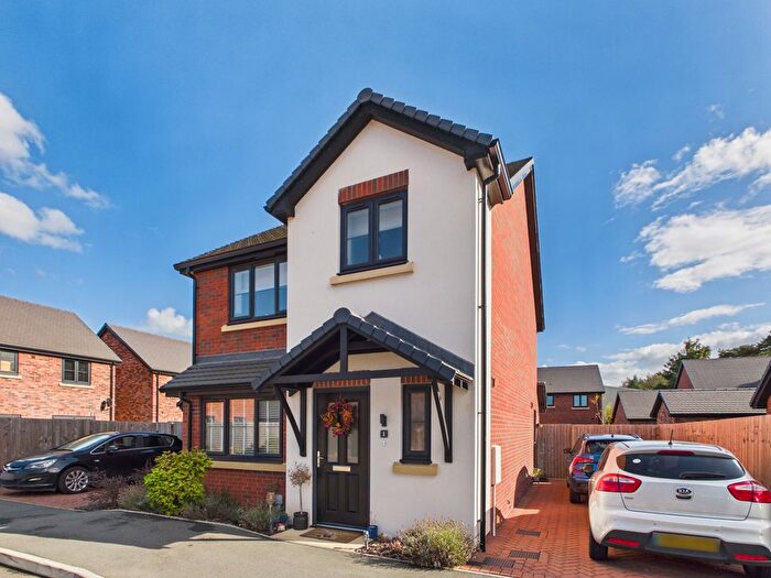 3 Bedroom Detached House For Sale In Halifax Close, Higher Heath, SY13