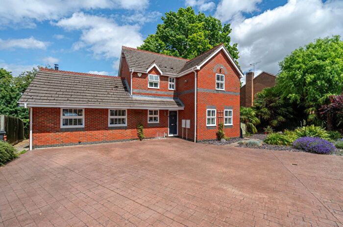 4 Bedroom Detached House For Sale In The Sadlers, Tilehurst, Reading, RG31