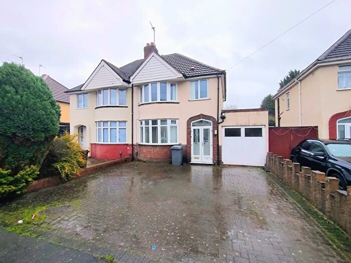 3 Bedroom Semi Detached House To Rent In Winchester Road, Fordhouses, Wolverhampton, WV10