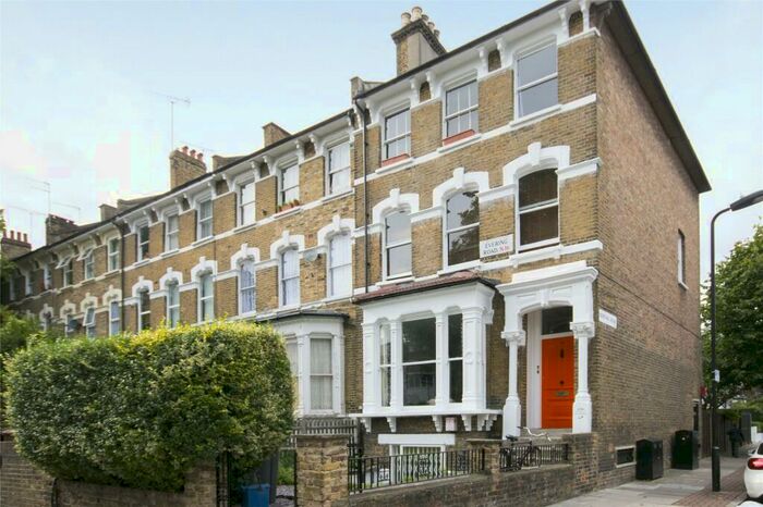 2 Bedroom Flat To Rent In Evering Road, Hackney, London, N16