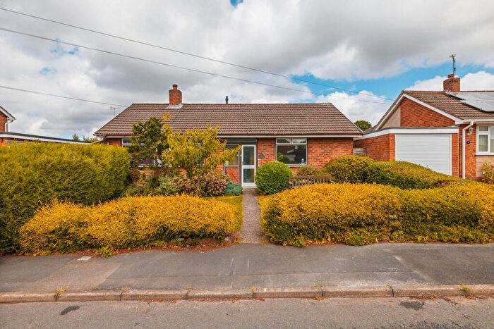 2 Bedroom Detached Bungalow For Sale In Stonebank Drive, Little Neston, CH64