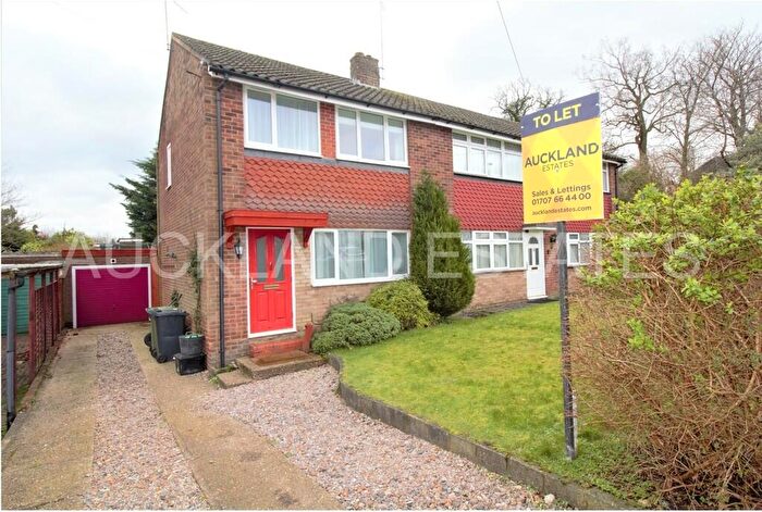 3 Bedroom Semi-Detached House To Rent In Dugdale Hill Lane, Potters Bar, EN6