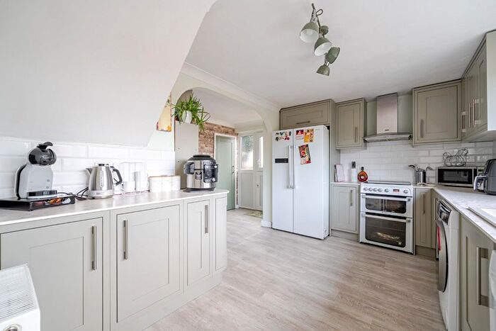 3 Bedroom Semi-Detached House For Sale In Nursery Road, Ditton, Aylesford, ME20