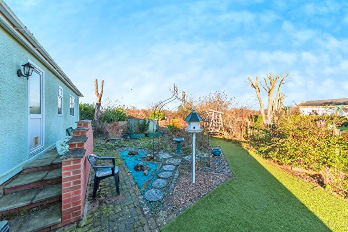 2 Bedroom Park Home For Sale In Allington Gardens, Allington, Grantham, NG32