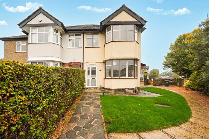 3 Bedroom Semi-Detached House To Rent In Frankland Road, Croxley Green, WD3