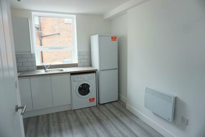 1 Bedroom Apartment To Rent In , Third Avenue, NG7
