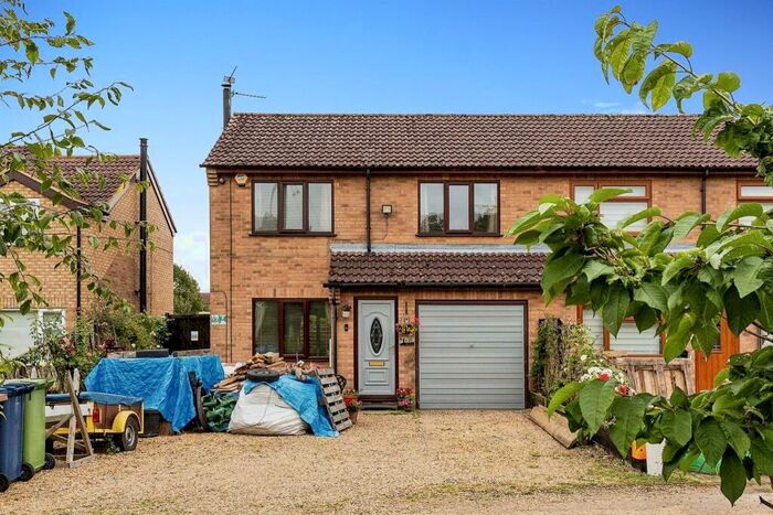 3 Bedroom Semi-Detached House For Sale In Heron Walk, March, PE15