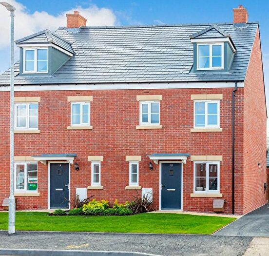 4 Bedroom Semi-Detached House To Rent In Sika Avenue, Rothwell, NN14