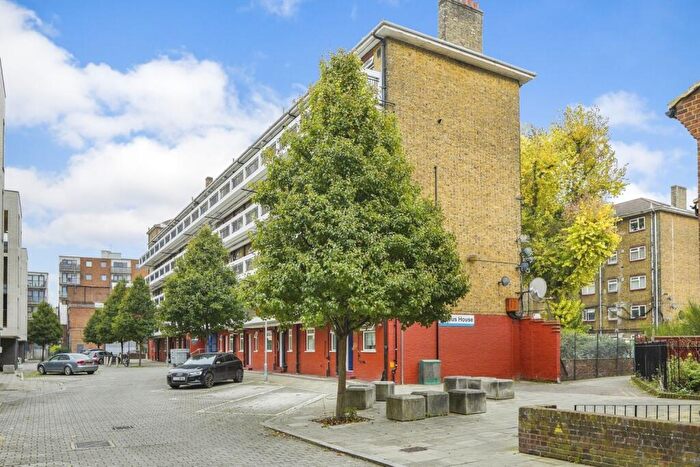 3 Bedroom Flat To Rent In Congreve Street London, SE17