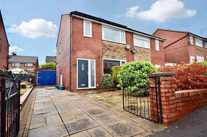 3 Bedroom Semi Detached House For Sale In Pine Grove, Royton, Oldham, Greater Manchester, OL2