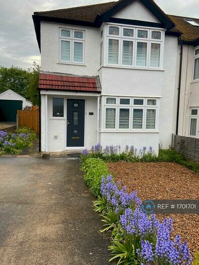 3 Bedroom Semi-Detached House To Rent In Chalk Road, Kent, DA12