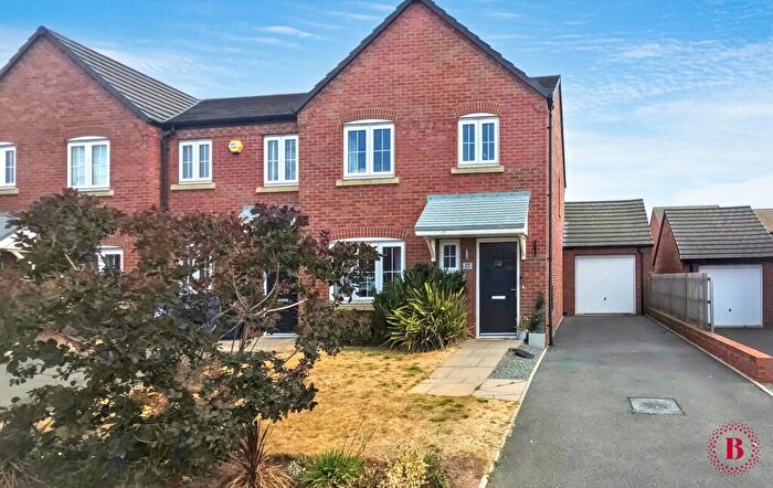 3 Bedroom End Of Terrace House For Sale In Meadow Way, Tamworth, B79