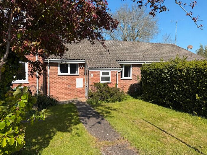 2 Bedroom Terraced Bungalow For Sale In Meadway, Buckingham, MK18