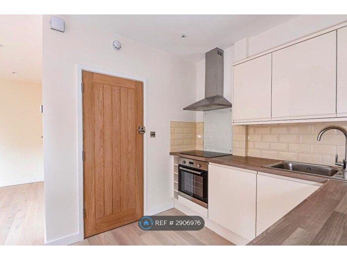 1 Bedroom Flat To Rent In London Road, Reading, RG1