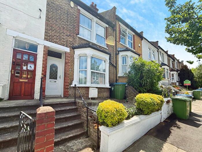 3 Bedroom Terraced House For Sale In Congress Road, London, SE2