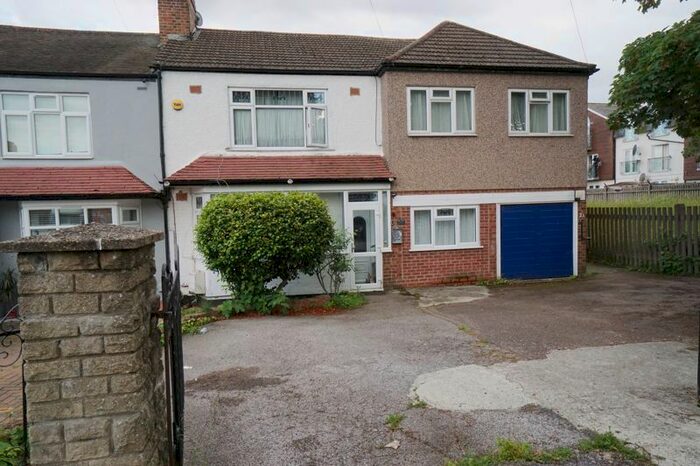 3 Bedroom Terraced House To Rent In Barrowell Green, London, N21