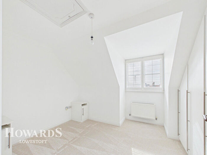 1 Bedroom Flat For Sale In Rectory Road, Lowestoft, NR33