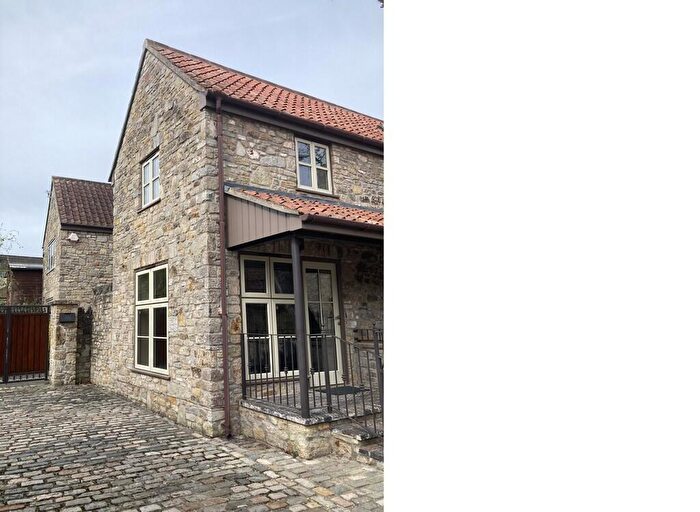 2 Bedroom Cottage To Rent In King Alfred Mews, Church Street, BS28