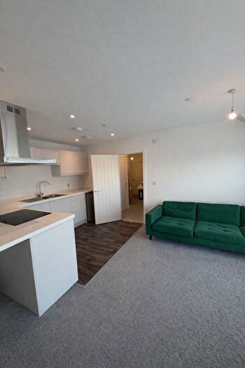 1 Bedroom Flat To Rent In Princes Road, Ferndown, BH22