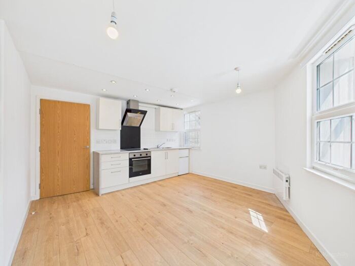 1 Bedroom Flat To Rent In Pauls Row, High Wycombe, Buckinghamshire, HP11